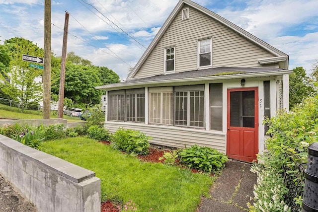 31 Prospect St, Franklin, NH 03235 - view of front facade featuring a shingled roof