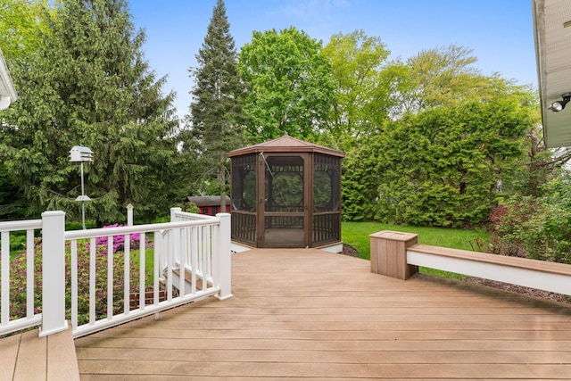 33 Wildwood Dr, Burlington, VT 05408 - wooden terrace with a gazebo
