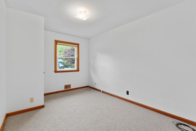 33 Wildwood Dr, Burlington, VT 05408 - carpeted empty room featuring baseboards