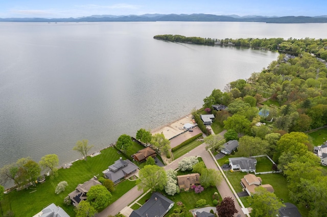 33 Wildwood Dr, Burlington, VT 05408 - bird's eye view of a water and mountain view