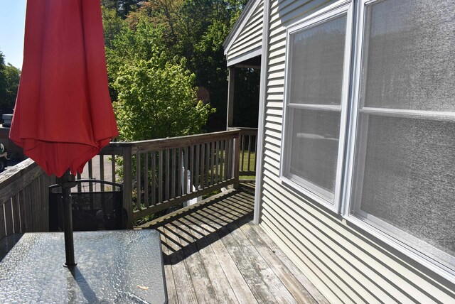 11 Creighton St, Newmarket, NH 03857 - view of wooden terrace