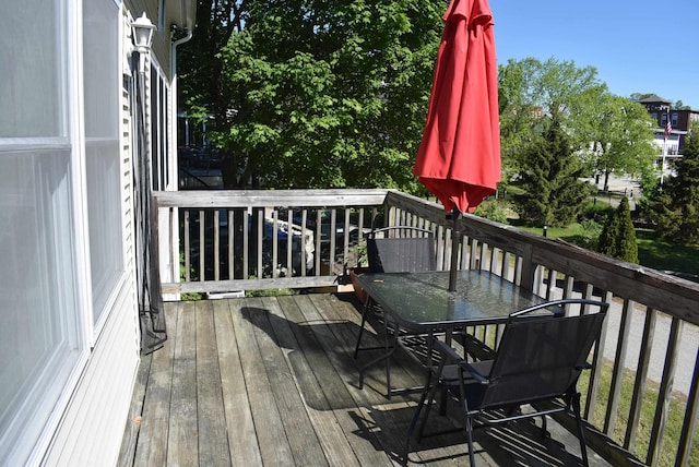 11 Creighton St, Newmarket, NH 03857 - wooden deck with outdoor dining area