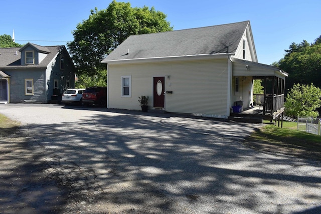 11 Creighton St, Newmarket, NH 03857 - view of side of property