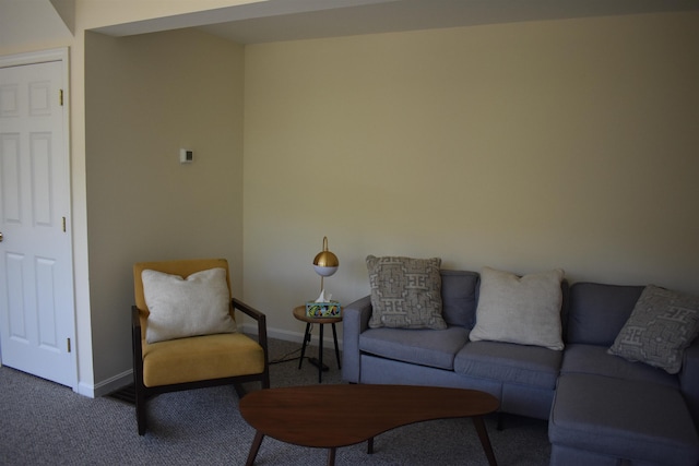 11 Creighton St, Newmarket, NH 03857 - carpeted living area with baseboards