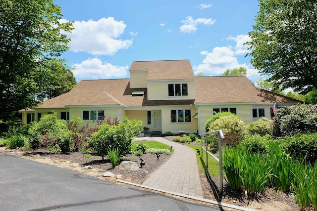 205 Mountain Rd, Concord, NH 03301 - view of front of house featuring roof with shingles