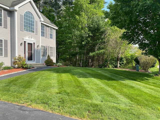 4 Sunblaze Dr, Nashua, NH 03062 - view of grassy yard