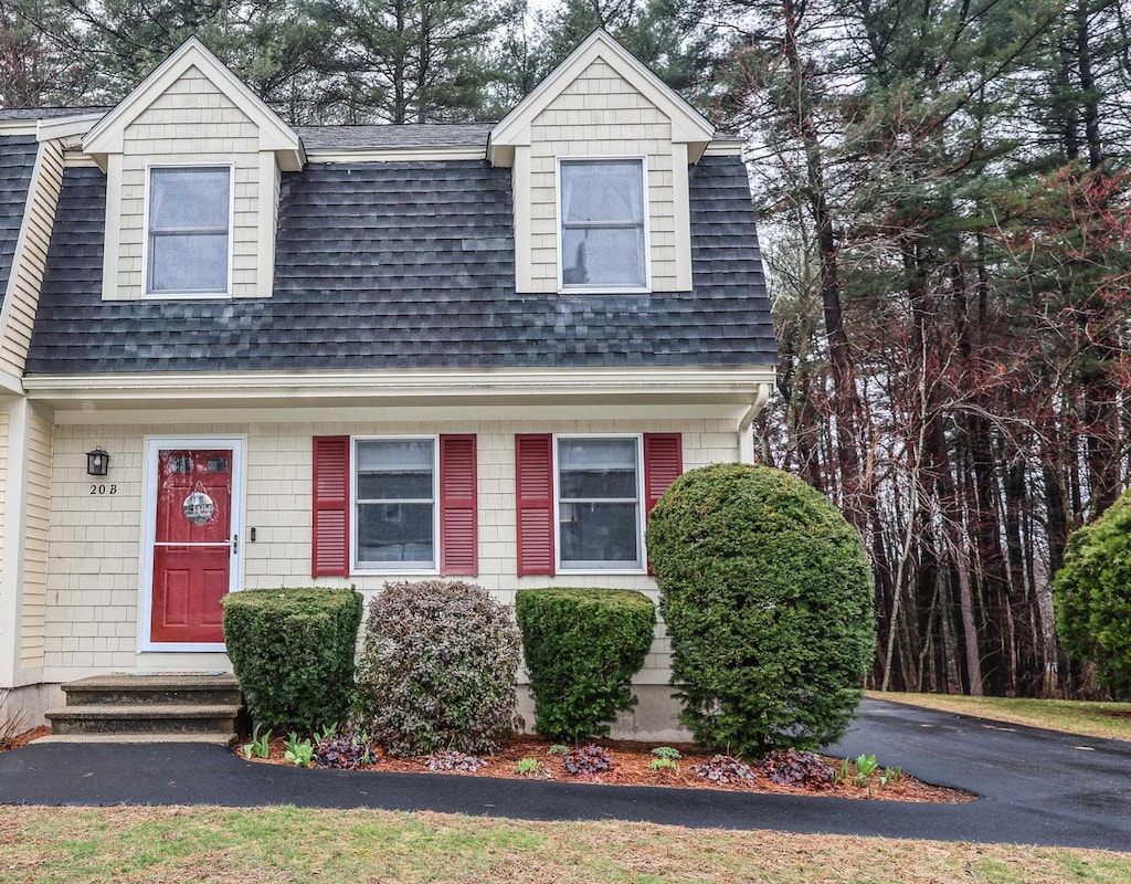 20 Holly Ln Unit B, Hudson, NH 03051 - view of front of home with roof with shingles