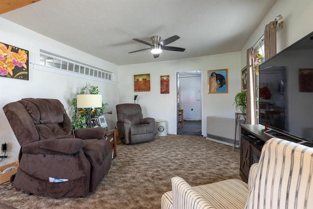 18 State St, Northumberland, NH 03582 - carpeted living room with ceiling fan