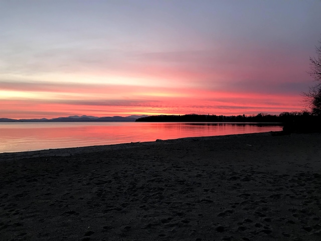 14 Brierwood Ln, Burlington, VT 05408 - water view