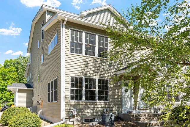 19 Steeple Chase Dr, Hampstead, NH 03841 - view of side of home
