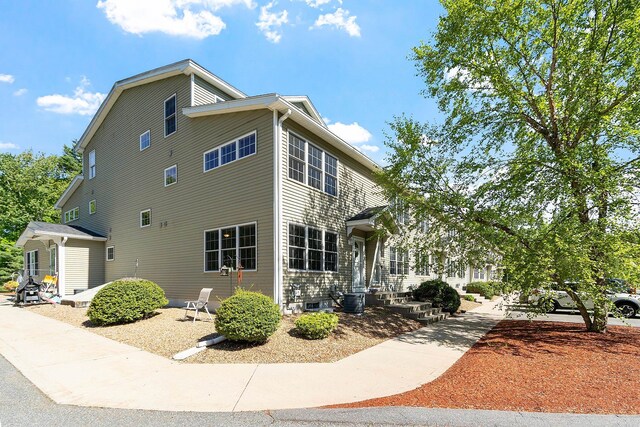 19 Steeple Chase Dr, Hampstead, NH 03841 - view of property exterior
