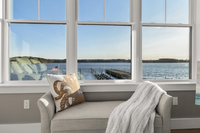 33 Little Bay Dr, Dover, NH 03820 - living area featuring a water view