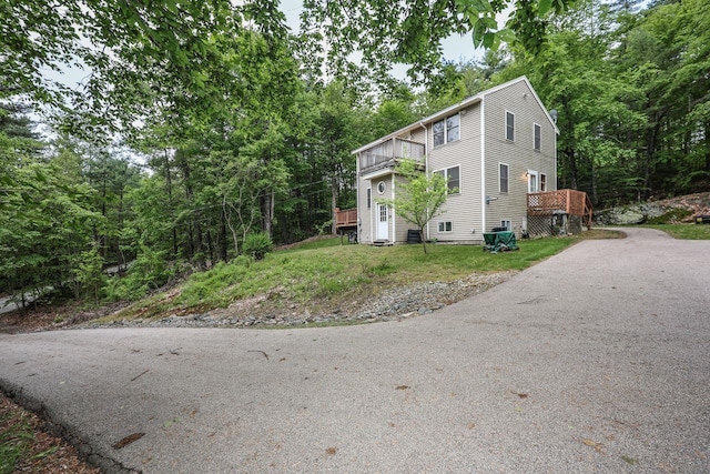 29 Isaac Frye Hwy, Wilton, NH 03086 - view of side of property featuring a balcony