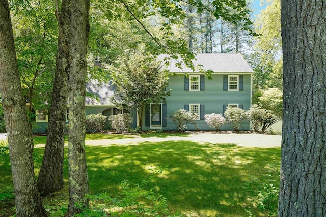16 Pulpit Run, Amherst, NH 03031 - view of front of home with a front yard and a shingled roof