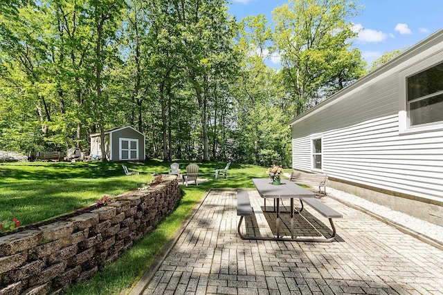 11 Woodhenge Cir, Londonderry, NH 03053 - view of patio featuring outdoor dining space
