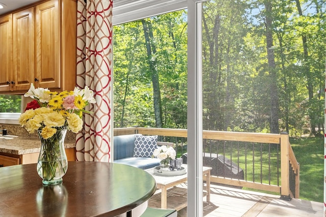11 Woodhenge Cir, Londonderry, NH 03053 - view of dining space