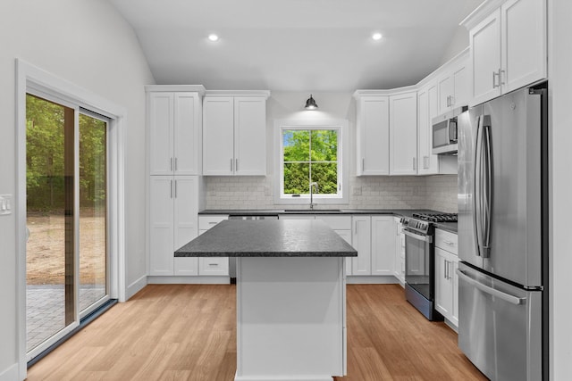 6 Burns Rd, Pelham, NH 03076