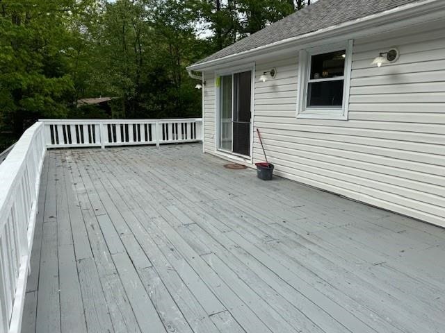 9 Quarry Rd, Hampstead, NH 03841 - deck with view of scattered trees