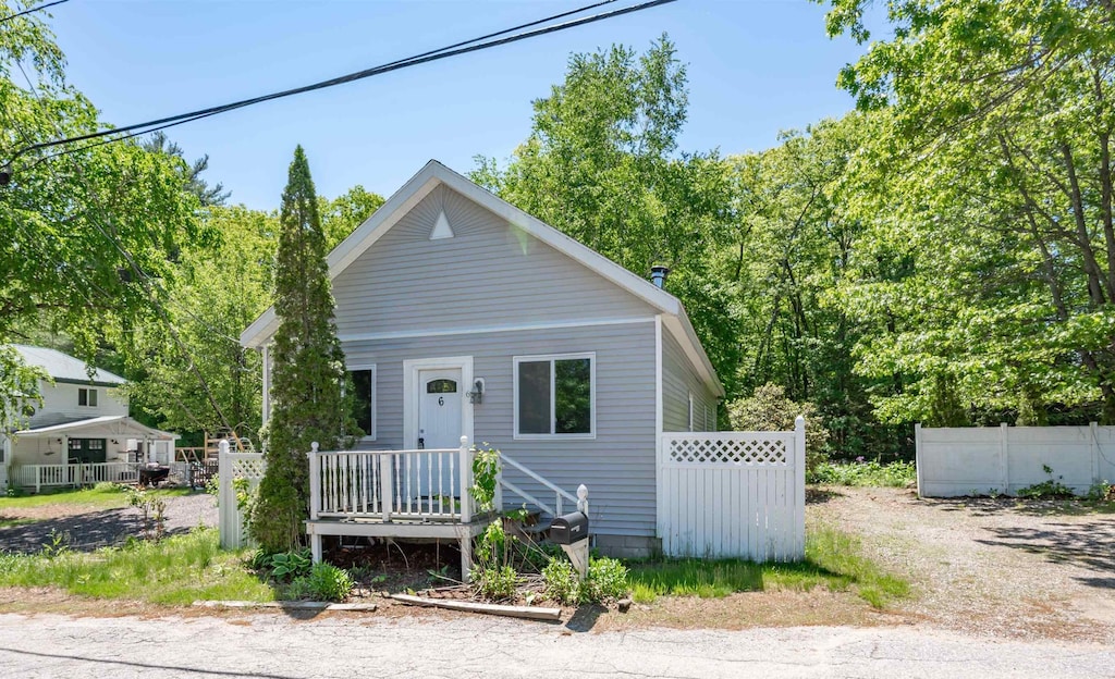 6 Aruda Rd, Sandown, NH 03873 - view of bungalow-style house
