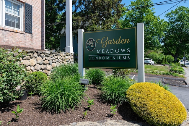 101 E Broadway Rd Unit 1, Derry, NH 03038 - view of community sign
