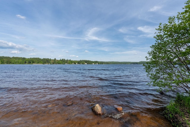 94 Lake Shore Dr, Northwood, NH 03261