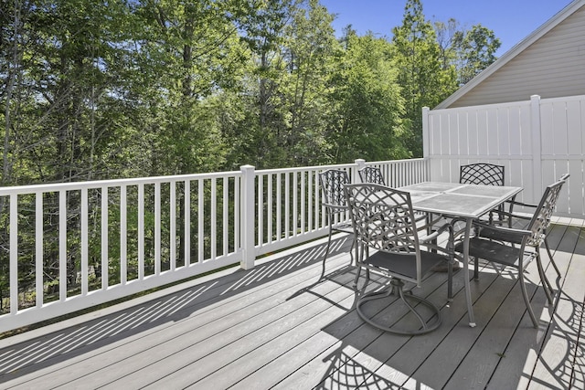 27 Autumn Ln, Hampstead, NH 03826 - deck with outdoor dining space
