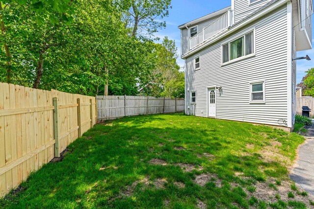 19 Fowlers Ct, Seabrook, NH 03874 - view of yard
