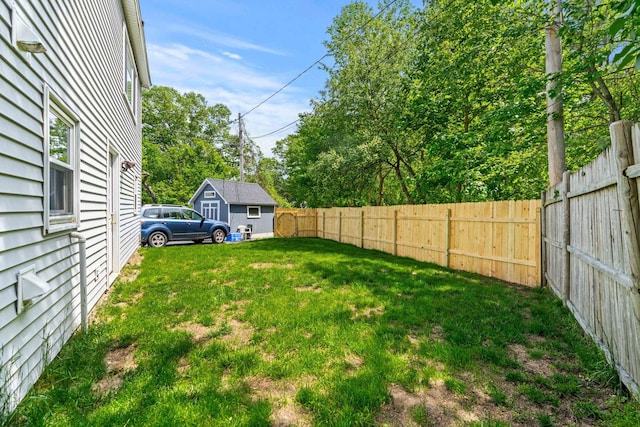 19 Fowlers Ct, Seabrook, NH 03874 - view of yard