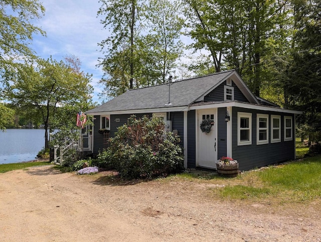 175 Rolfe Pond Dr, Hopkinton, NH 03229 - bungalow-style house with roof with shingles