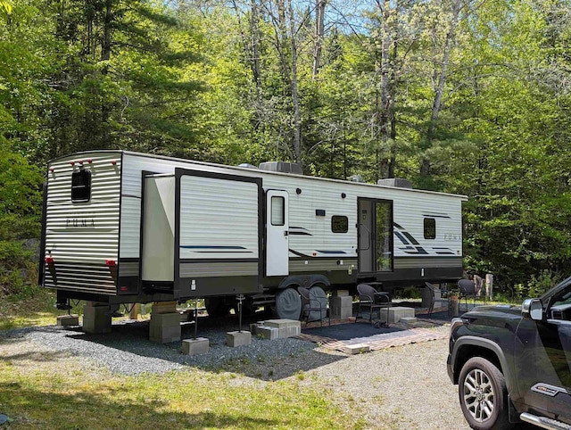 2237 Manns Hill Rd, Littleton, NH 03561