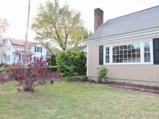 798 Hanover St, Manchester, NH 03104 - view of grassy yard