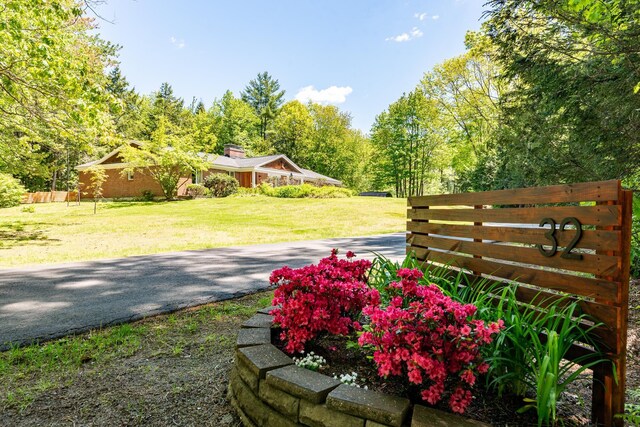 32 Four Rod Rd, Rochester, NH 03867 - view of yard featuring driveway