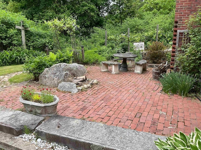 2 Mack Hill Rd, Amherst, NH 03031 - view of patio