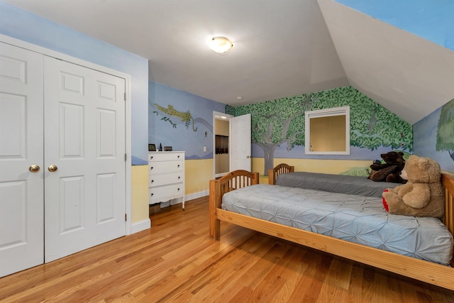 15 Largo Knl, Milford, NH 03055 - bedroom featuring wallpapered walls, light wood-style flooring, baseboards, and vaulted ceiling