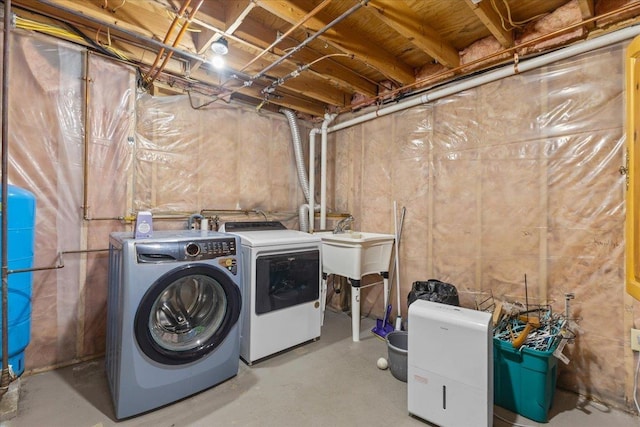 354 Falls Bridge Rd, Williamstown, VT 05679 - laundry room with washing machine and clothes dryer