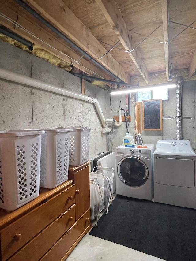 139 Rice Brook Dr, Stoddard, NH 03464 - laundry area featuring washer and clothes dryer