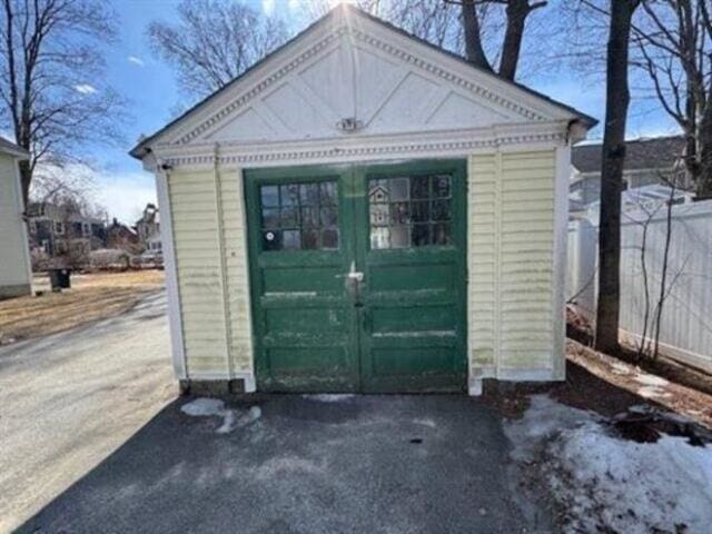 35-37 Courtland St, Nashua, NH 03060 - view of outbuilding featuring asphalt driveway