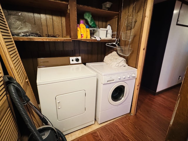 611 4-h Rd, Derby, VT 05829 - laundry room featuring independent washer and dryer and wood finished floors