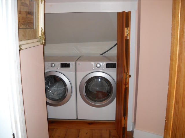 6 On The Cmn Unit 5, Lyme, NH 03768 - laundry area featuring washer and dryer