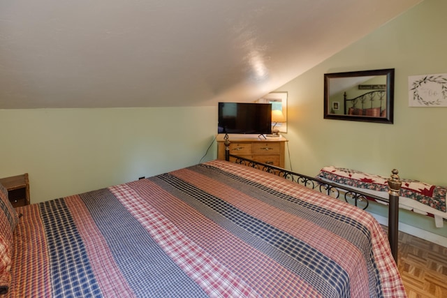 3233 Stinson Lake Rd, Ellsworth, NH 03266 - bedroom with lofted ceiling