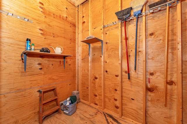 210 Province Rd, Belmont, NH 03220 - detailed view of wooden walls