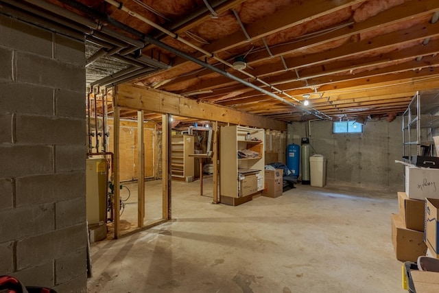 11 Rabbit Ln, Barrington, NH 03825 - below grade area with a water pressure tank and a water softener