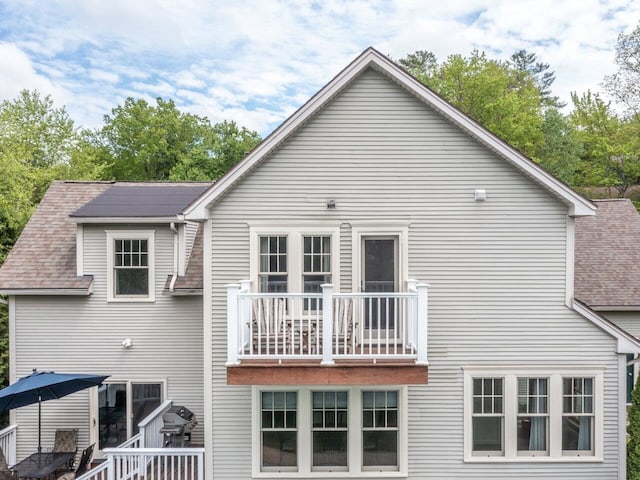 278 S Cove Rd, Burlington, VT 05401 - back of property with a balcony and roof with shingles