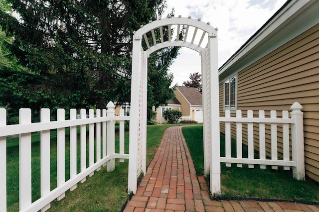 82 Garden Cir, Laconia, NH 03246 - view of yard