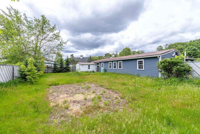 2 Ramsey Dr, Rochester, NH 03839 - view of yard