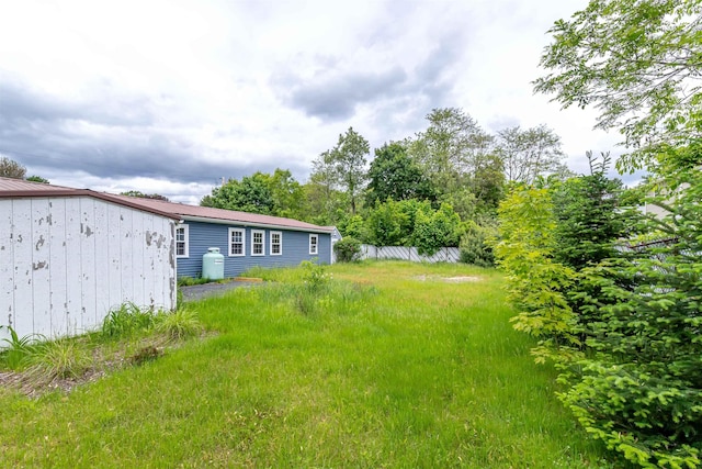 2 Ramsey Dr, Rochester, NH 03839 - view of yard