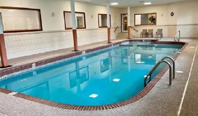 36 Lodge Rd Unit B105, Lincoln, NH 03251 - view of indoor pool