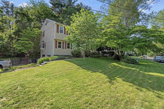 4 Franconia Dr, Nashua, NH 03063 - view of green lawn