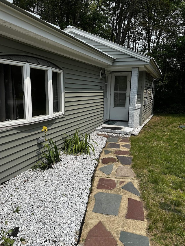 30 Flat Rock Bridge Rd, Rochester, NH 03868 - entrance to property with a lawn