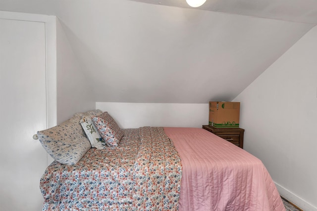 146 Anthony St, Manchester, NH 03103 - bedroom with lofted ceiling